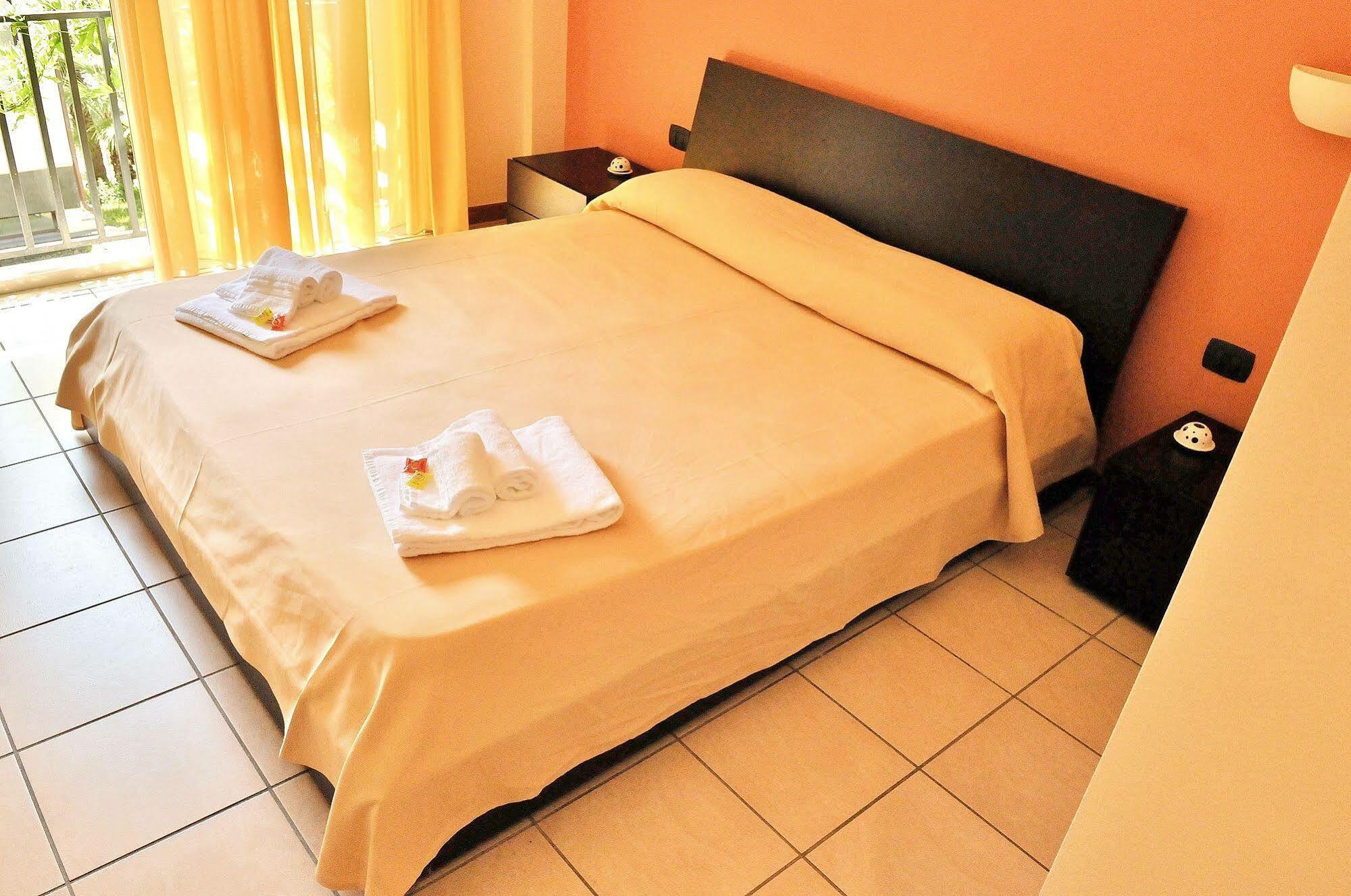 Hotel Rasula Alta Gravina di Catania Exterior photo