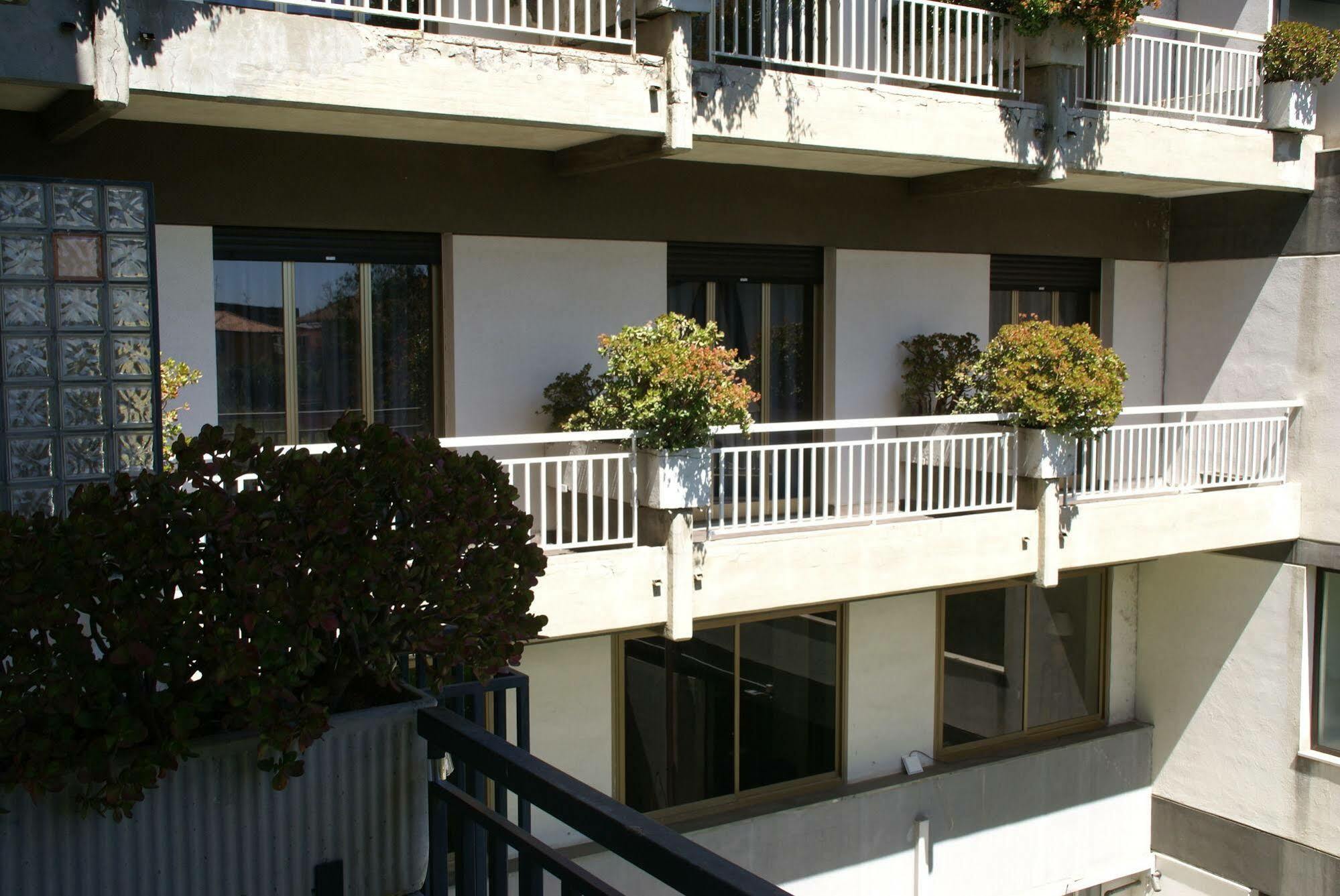 Hotel Rasula Alta Gravina di Catania Exterior photo